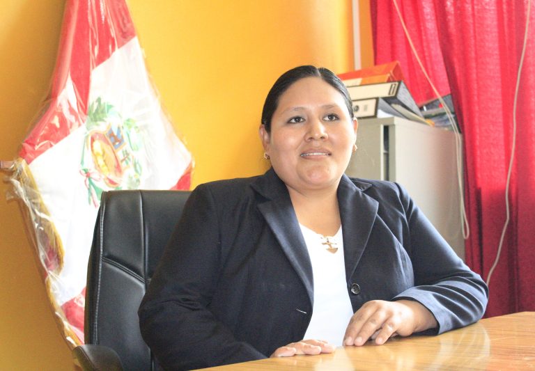 LIC. LORENA PACHARI SOLANO